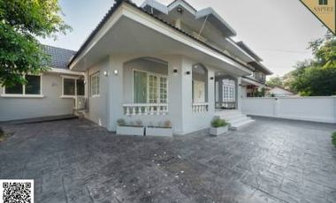 Casa adosada en venta de 4 habitaciones en Mueang Samut Prakan, Samut Prakan