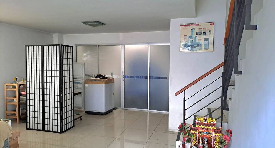 For sale 3 Beds retail Space in Min Buri, Bangkok