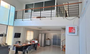 For sale 3 ベッドルーム retail Space in Lat Krabang, Bangkok