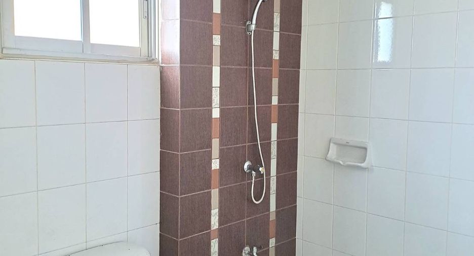 Local comercial en venta de 3 habitaciones en Lat Krabang, Bangkok