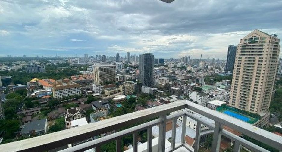Condo en alquiler de 3 habitaciones en Sathon, Bangkok