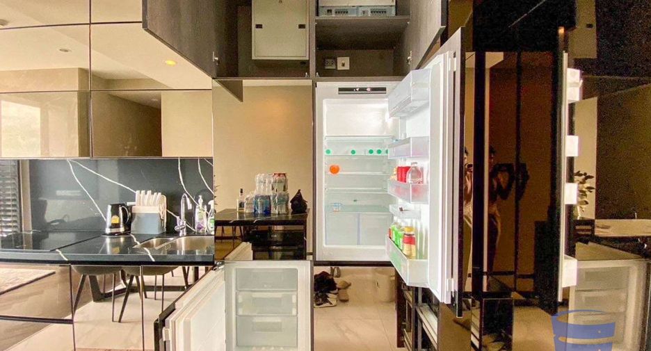 For sale 2 bed condo in Khlong Toei, Bangkok