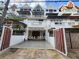 À vendre 5 chambres maison de ville à Chatuchak, Bangkok