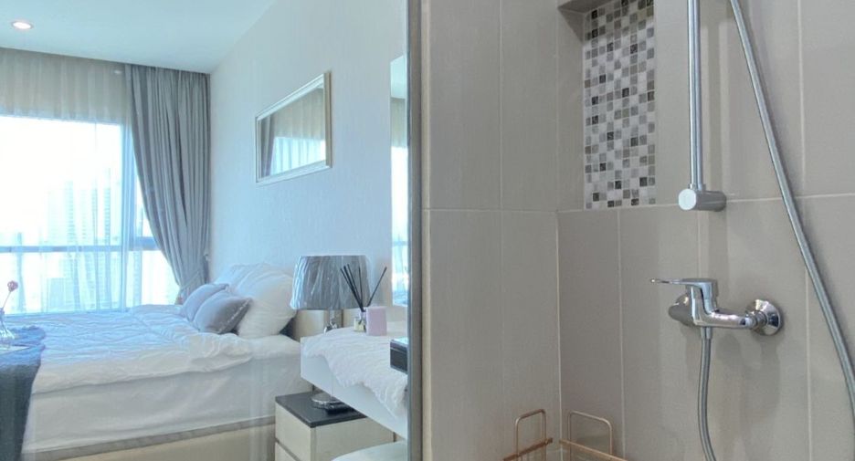 For sale 2 bedrooms condo in Huai Khwang, Bangkok