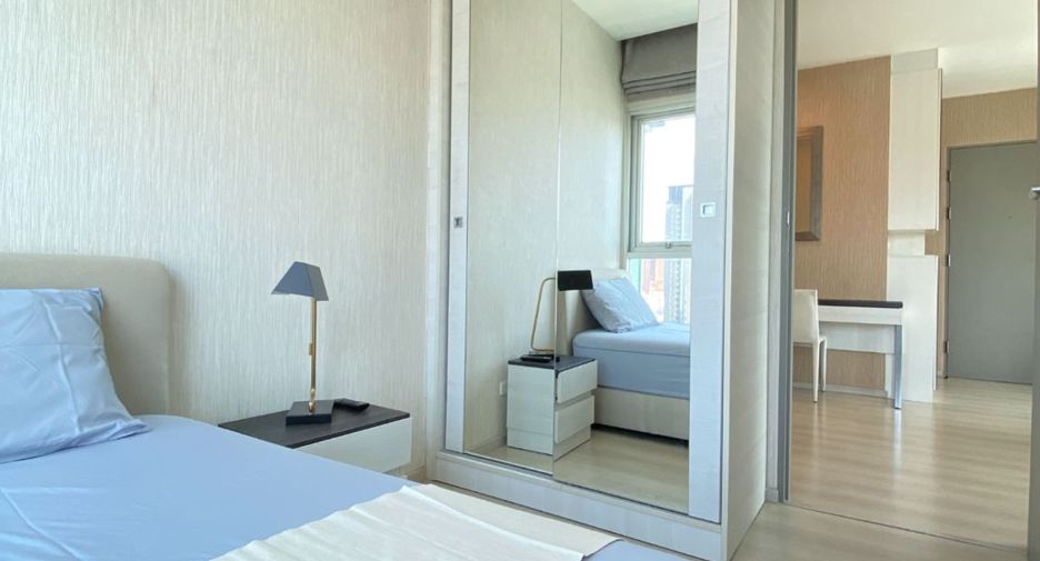 For sale 2 bedrooms condo in Huai Khwang, Bangkok