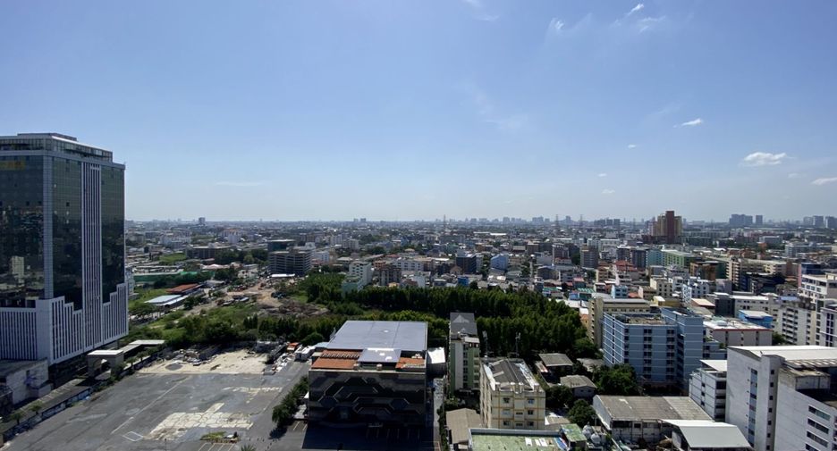 For sale 2 bedrooms condo in Huai Khwang, Bangkok