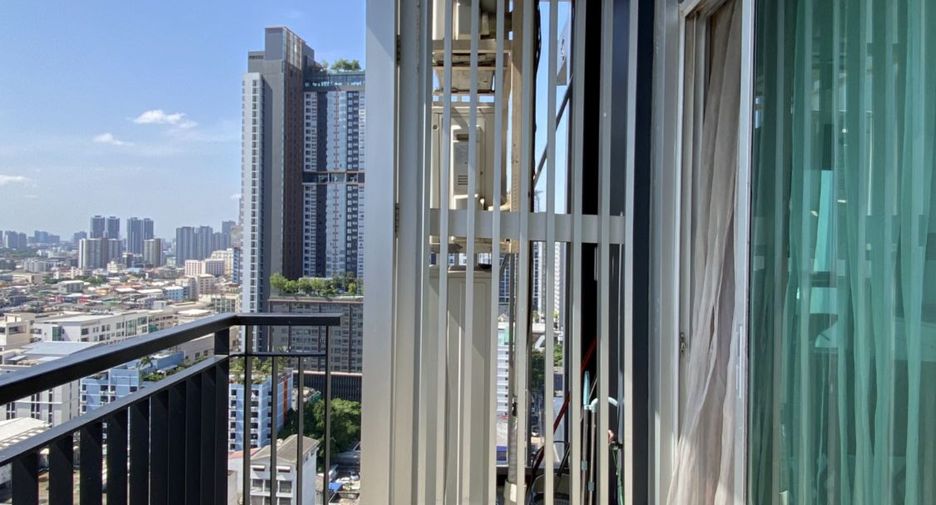 For sale 2 bedrooms condo in Huai Khwang, Bangkok