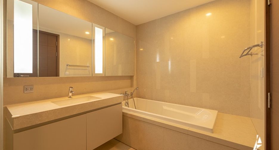 Condo en venta de 2 habitaciones en Watthana, Bangkok
