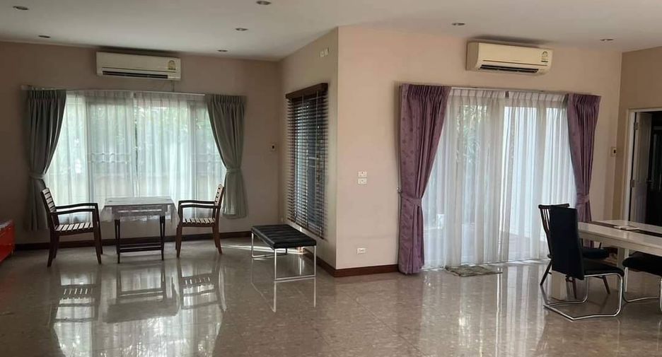 For rent 4 bed house in Lat Phrao, Bangkok