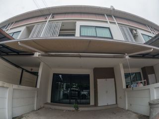 For sale 3 bedrooms townhouse in Si Racha, Chonburi
