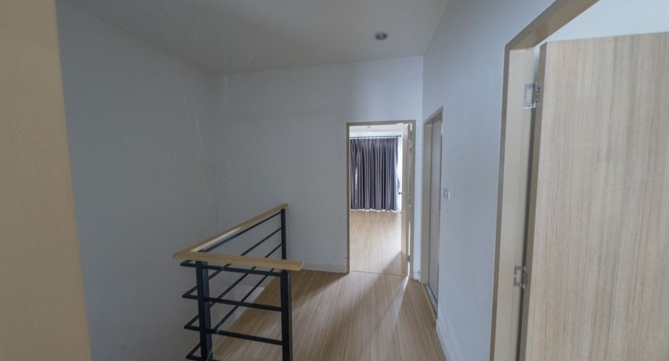 For sale 3 bedrooms townhouse in Si Racha, Chonburi