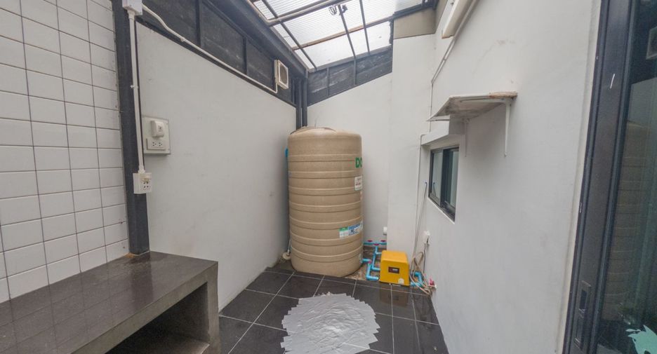 For sale 3 bedrooms townhouse in Si Racha, Chonburi