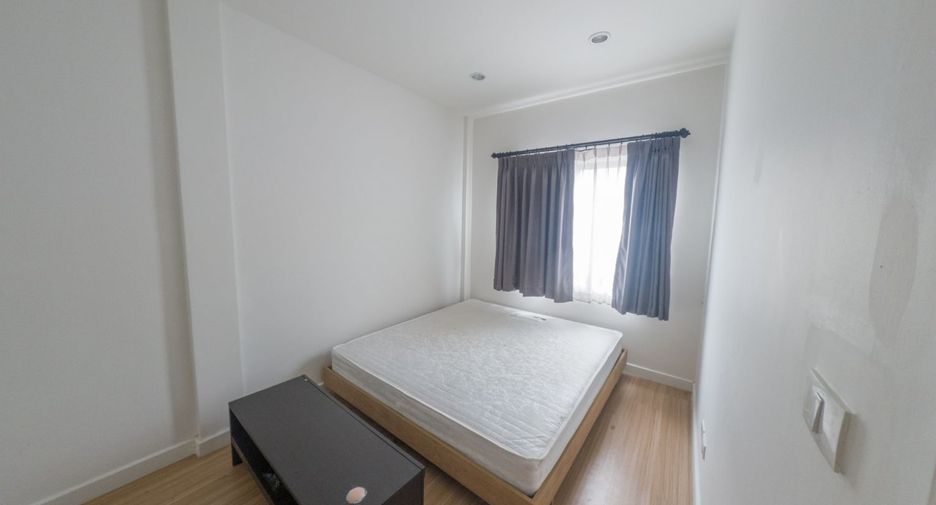 For sale 3 bedrooms townhouse in Si Racha, Chonburi