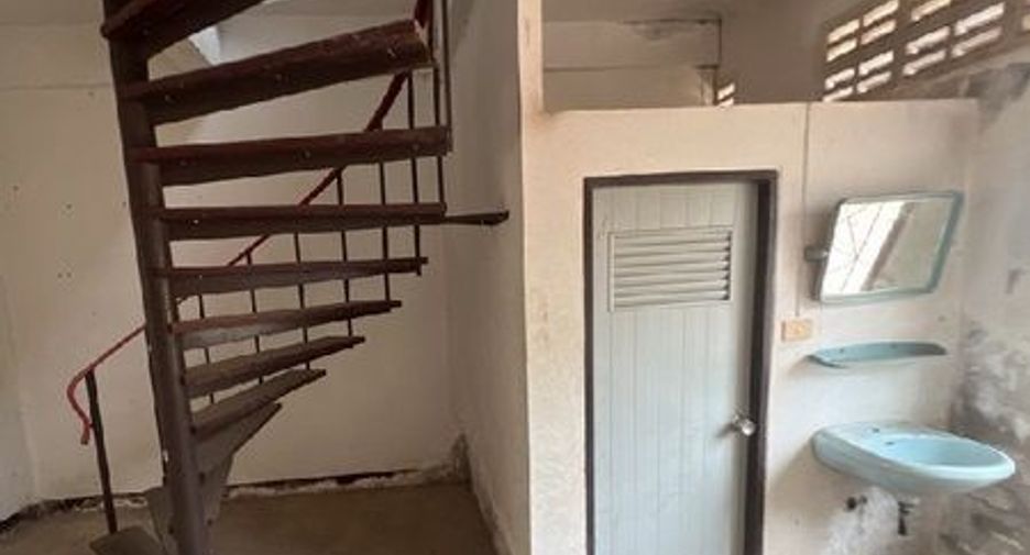 For sale 1 bed townhouse in Taphan Hin, Phichit