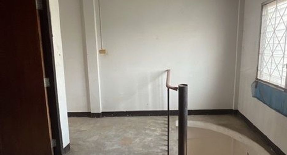 For sale 1 bed townhouse in Taphan Hin, Phichit