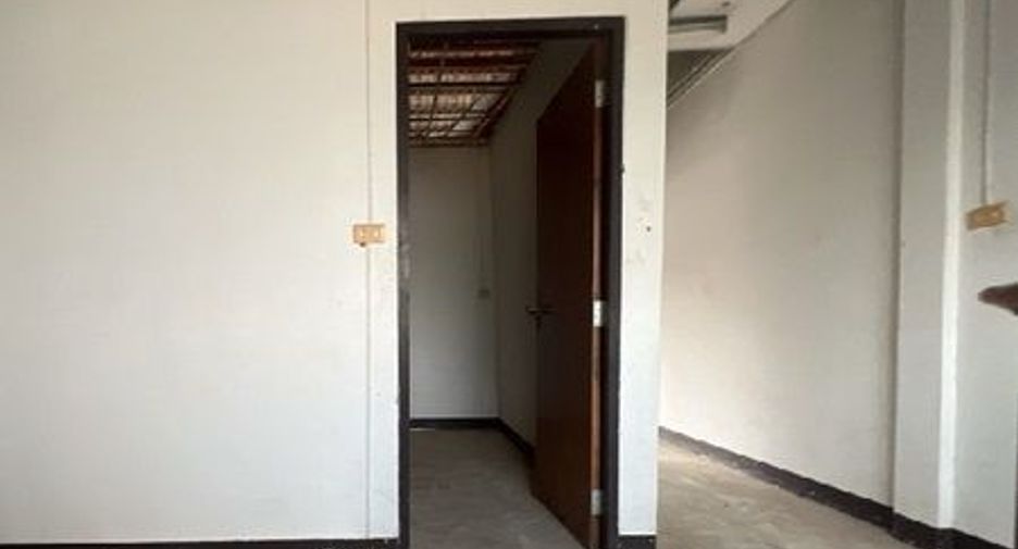 For sale 1 bed townhouse in Taphan Hin, Phichit