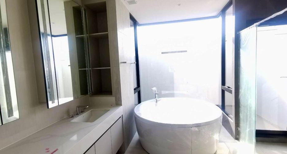 For sale 4 bedrooms house in Saphan Sung, Bangkok