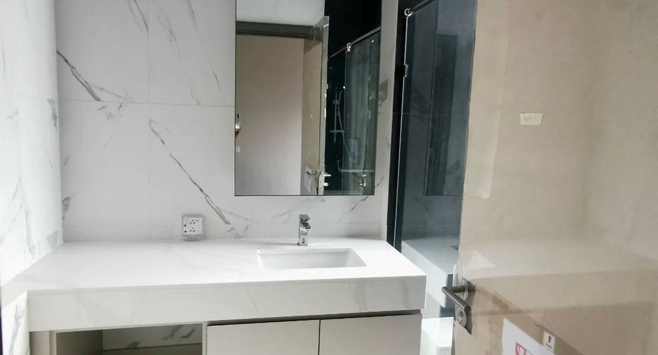For sale 4 bedrooms house in Saphan Sung, Bangkok