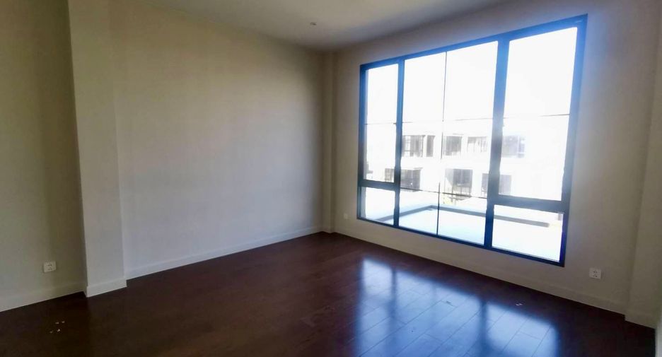 For sale 4 bedrooms house in Saphan Sung, Bangkok