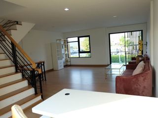 Büro zur Miete mit 4 Zimmer in Bang Na, Bangkok