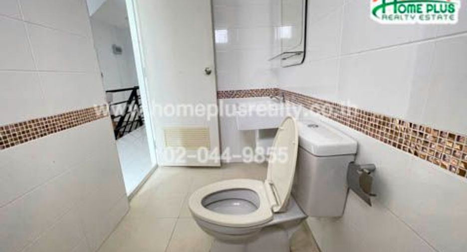 For sale 2 bedrooms retail Space in Don Mueang, Bangkok