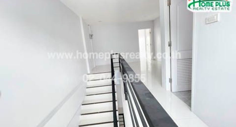 For sale 2 bedrooms retail Space in Don Mueang, Bangkok