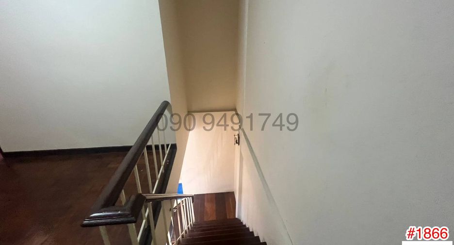 For rent 3 bedrooms townhouse in Chatuchak, Bangkok
