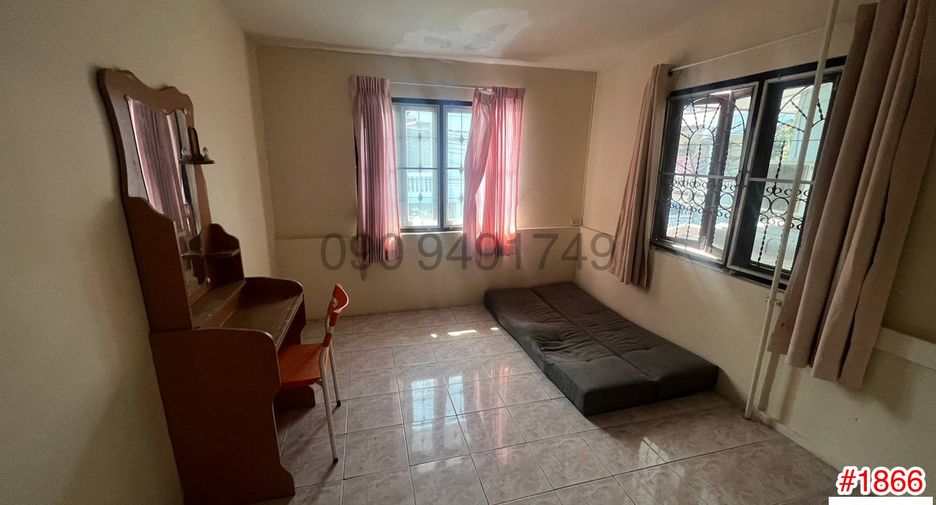 For rent 3 bedrooms townhouse in Chatuchak, Bangkok