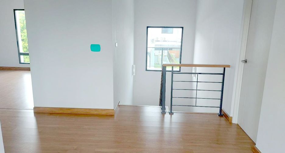For sale 4 ベッドルーム house in Khlong Sam Wa, Bangkok