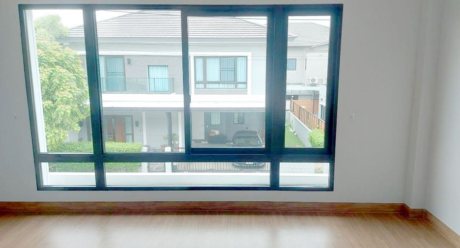For sale 4 ベッドルーム house in Khlong Sam Wa, Bangkok