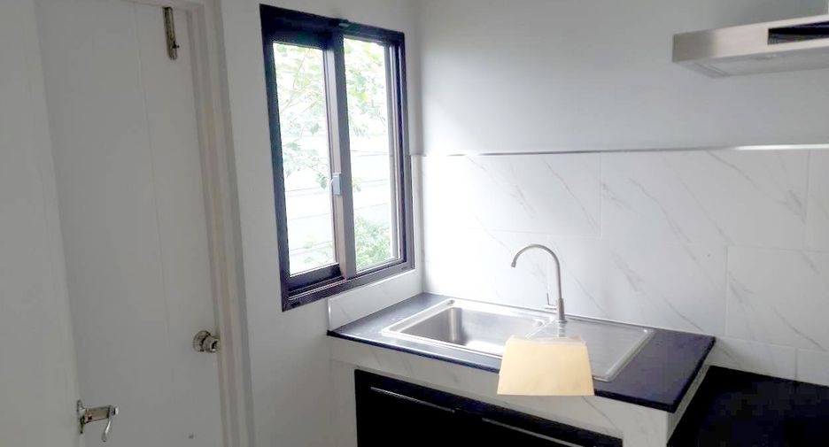 For sale 4 ベッドルーム house in Khlong Sam Wa, Bangkok
