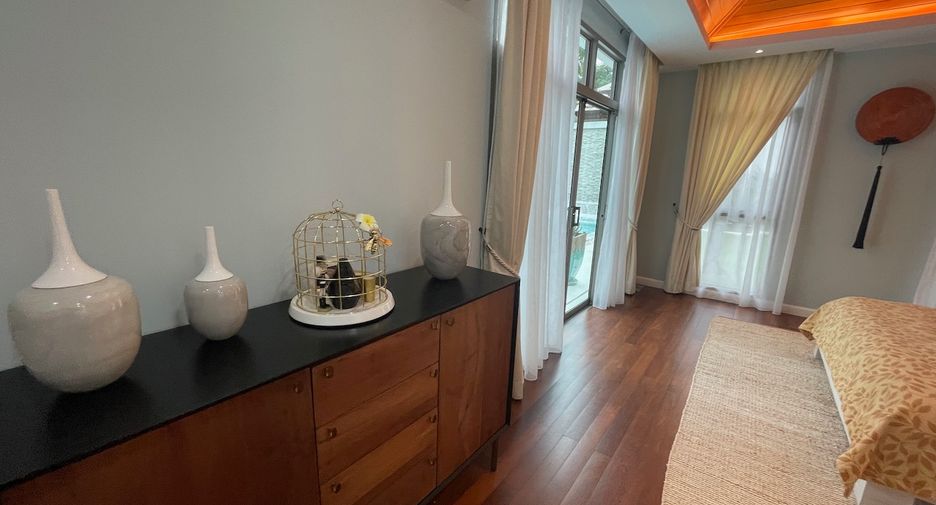 For sale 5 bedrooms villa in Mueang Phuket, Phuket