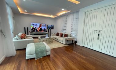 For sale 5 Beds villa in Mueang Phuket, Phuket