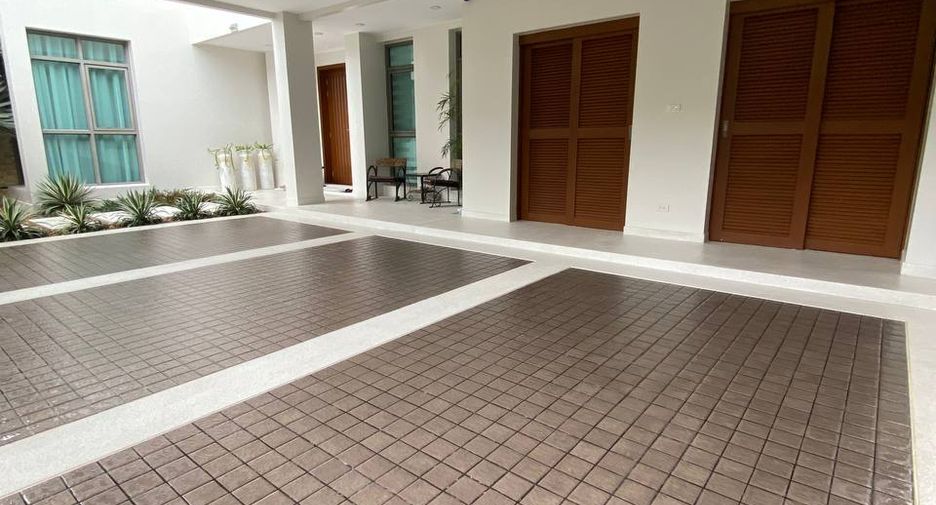 For sale 5 bedrooms villa in Mueang Phuket, Phuket
