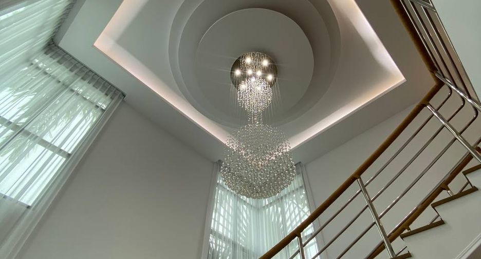 For sale 5 bedrooms villa in Mueang Phuket, Phuket