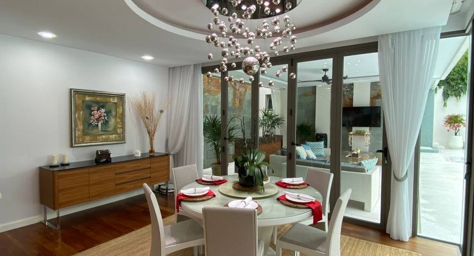 For sale 5 bedrooms villa in Mueang Phuket, Phuket
