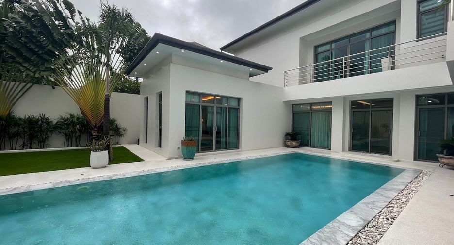 For sale 5 bedrooms villa in Mueang Phuket, Phuket