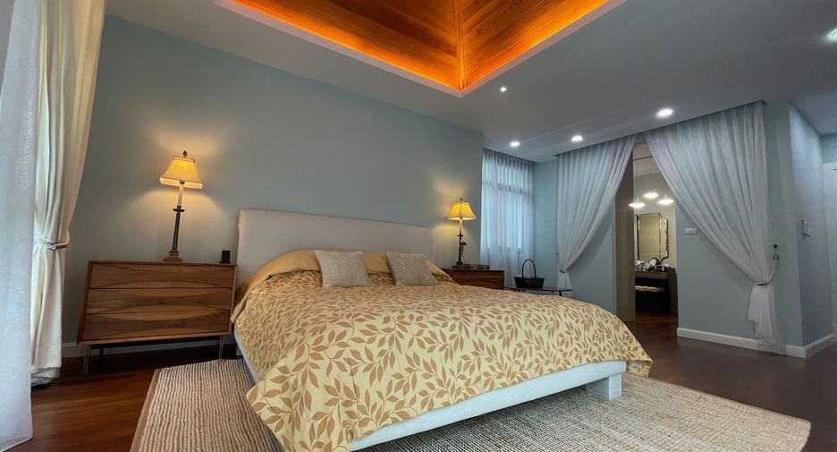 For sale 5 bedrooms villa in Mueang Phuket, Phuket