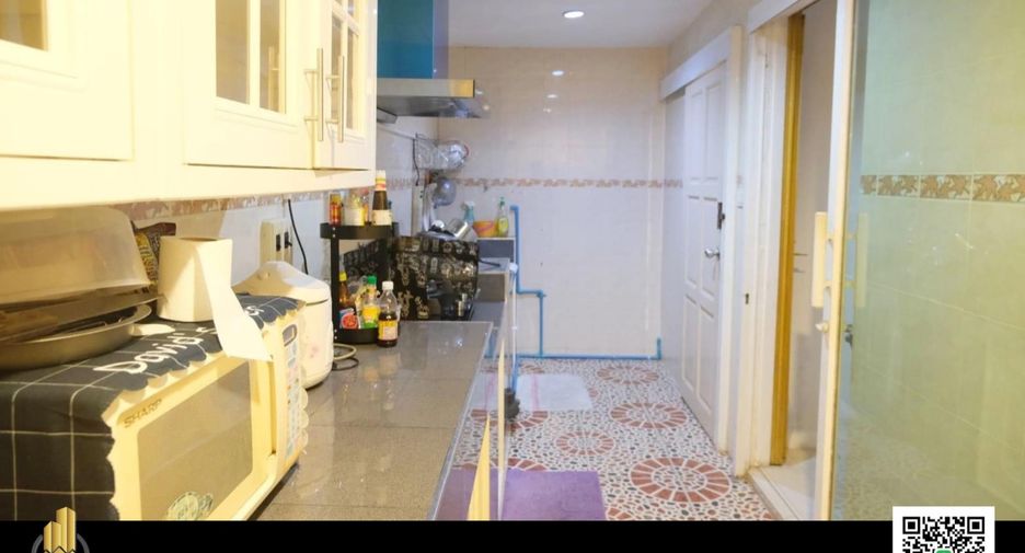 For sale 3 ベッドルーム townhouse in Mueang Samut Prakan, Samut Prakan