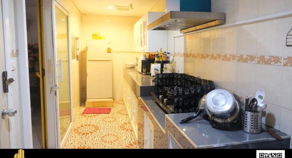 For sale 3 ベッドルーム townhouse in Mueang Samut Prakan, Samut Prakan