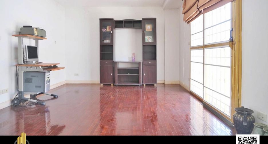 For sale 3 ベッドルーム townhouse in Mueang Samut Prakan, Samut Prakan