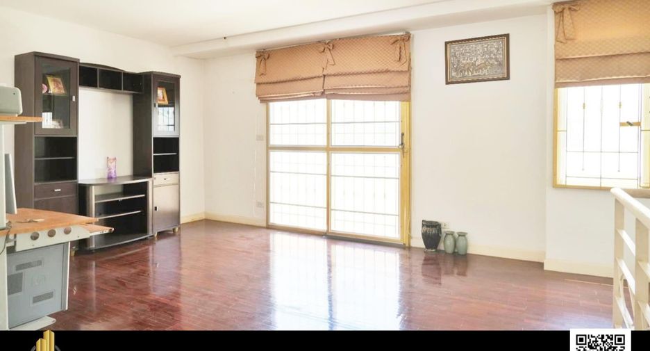 For sale 3 ベッドルーム townhouse in Mueang Samut Prakan, Samut Prakan