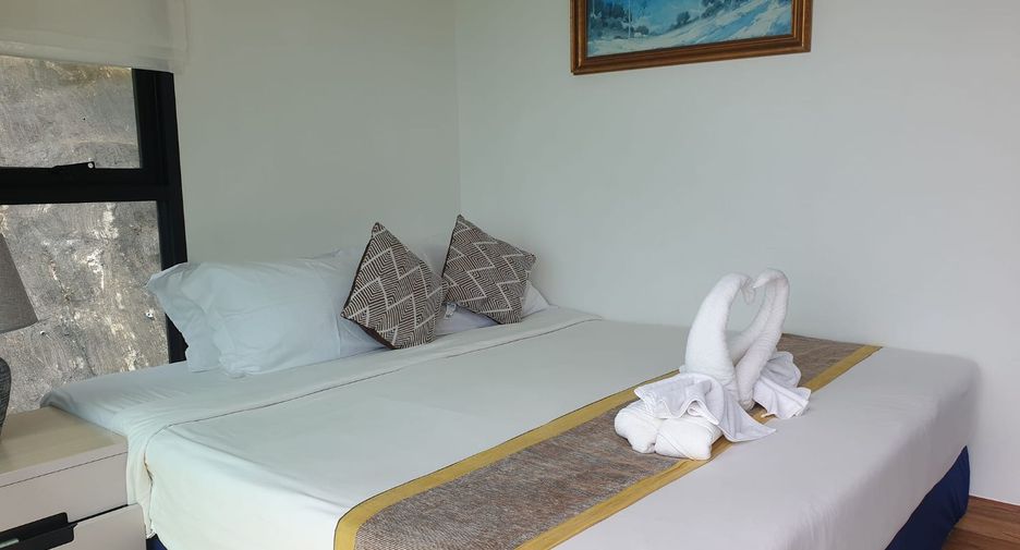 For rent 4 bedrooms villa in Mueang Phuket, Phuket