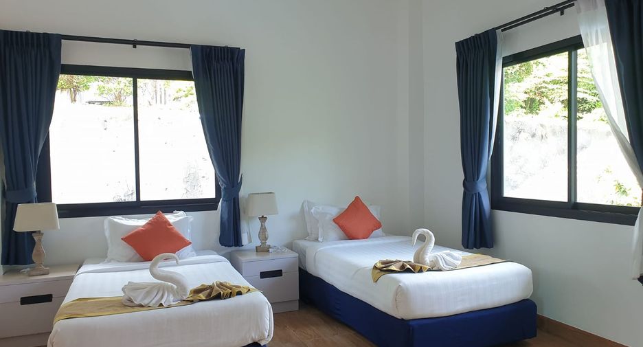 For rent 4 bedrooms villa in Mueang Phuket, Phuket