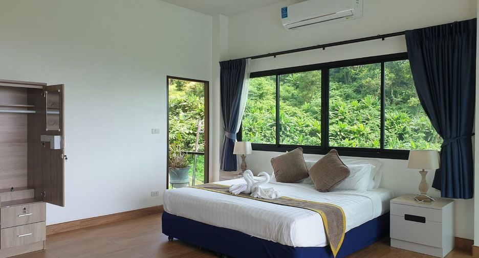For rent 4 bedrooms villa in Mueang Phuket, Phuket