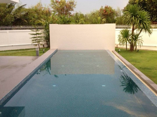 Haus zur Miete und zum Kauf mit 4 Zimmer in Suan Luang, Bangkok