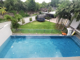 Haus zur Miete und zum Kauf mit 4 Zimmer in Suan Luang, Bangkok