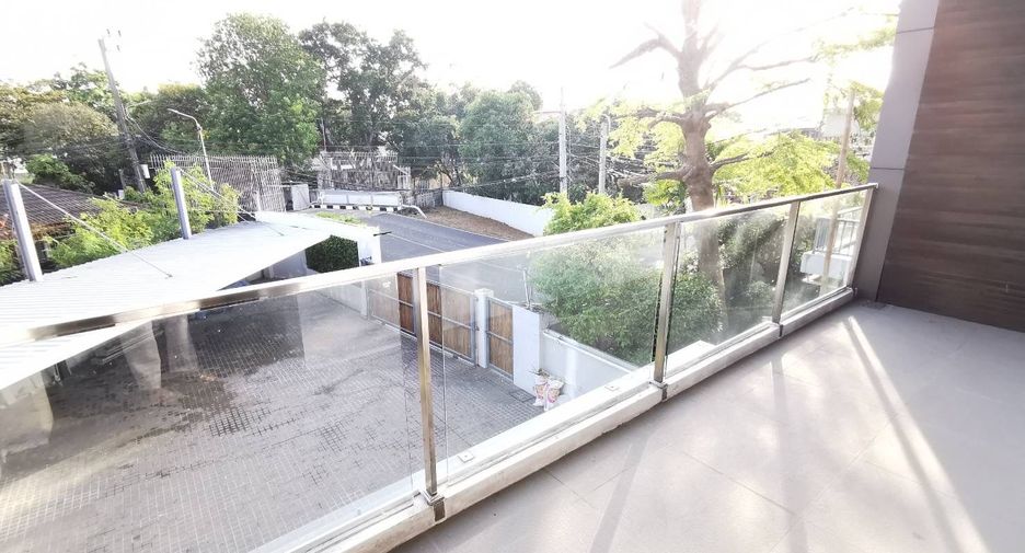 出租 和 出售 4 卧室 独立屋 在 Suan Luang, 曼谷