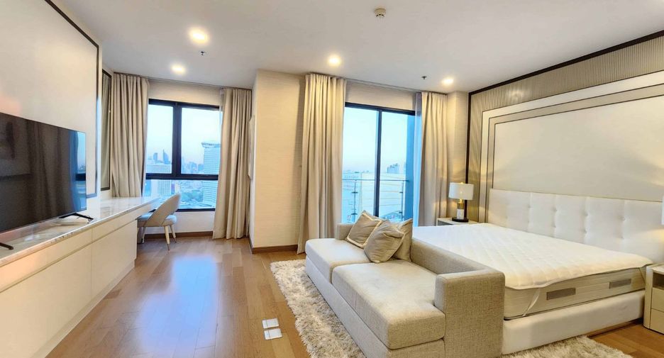 For rent 4 bedrooms condo in Khlong San, Bangkok
