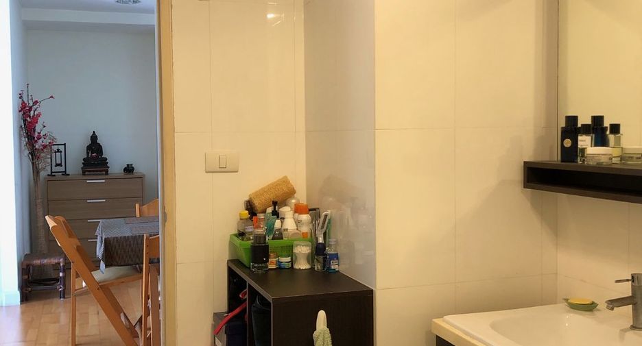 For sale 1 Beds apartment in Sathon, Bangkok